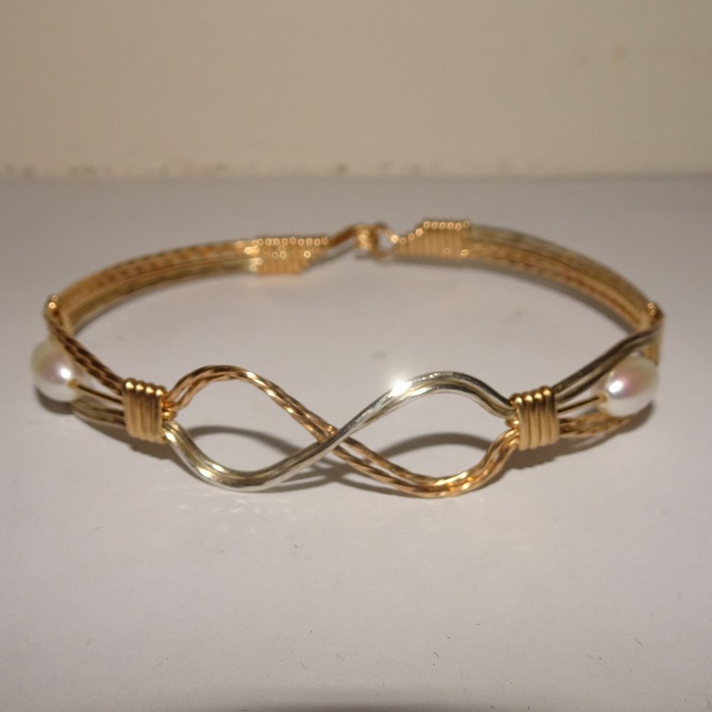 Rolled Gold SS 925 Pearl Infinity Hook Bracelet